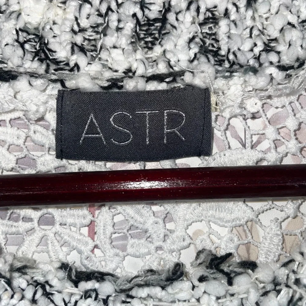 ASTR Marled Knit Sweater Women's M Black White Lace Back‎ Long Sleeve Pullover